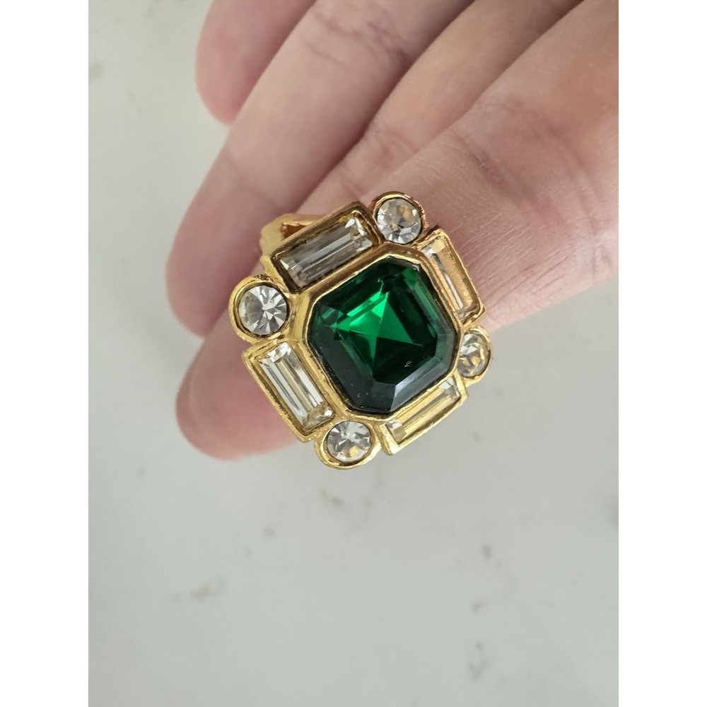 Vintage Ring Bold Treasure Faux Emerald Cocktail Statement 9.5 Gold Tone Square - Picture 7 of 9